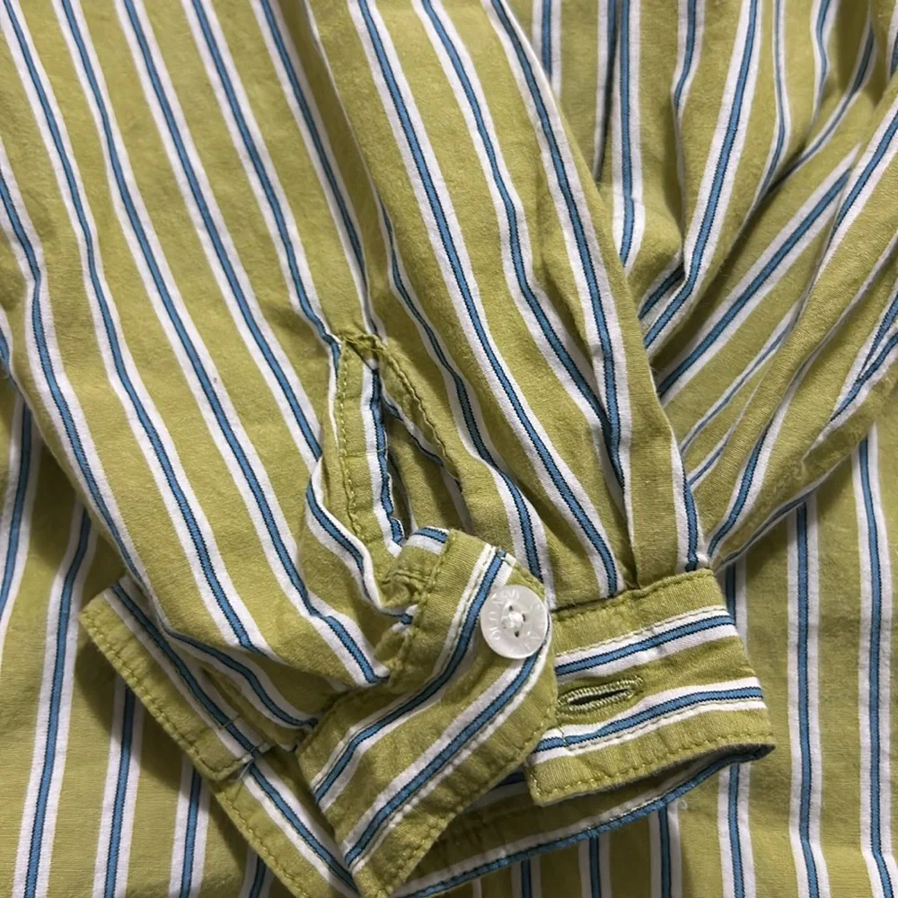 🌼 Old Navy button down Top 💥